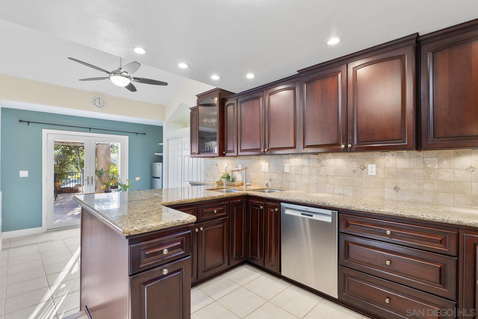 Detail Gallery Image 14 of 54 For 11409  Duenda Rd, San Diego,  CA 92127 - 4 Beds | 2/1 Baths