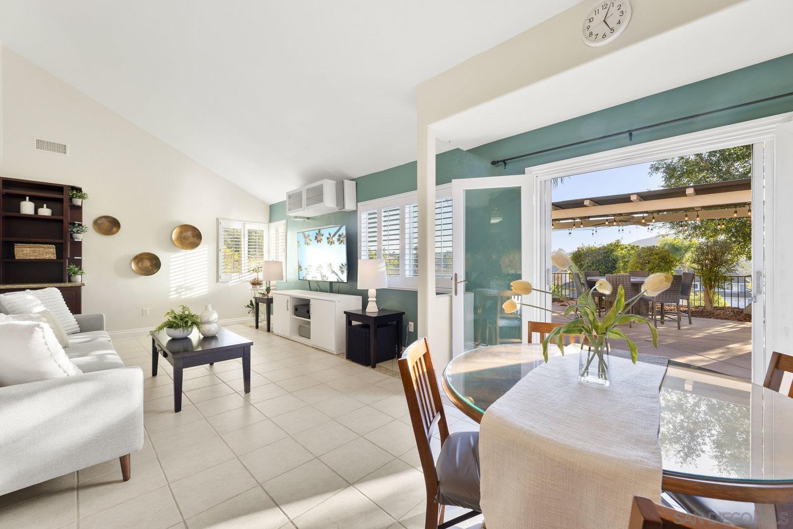 Detail Gallery Image 18 of 54 For 11409  Duenda Rd, San Diego,  CA 92127 - 4 Beds | 2/1 Baths