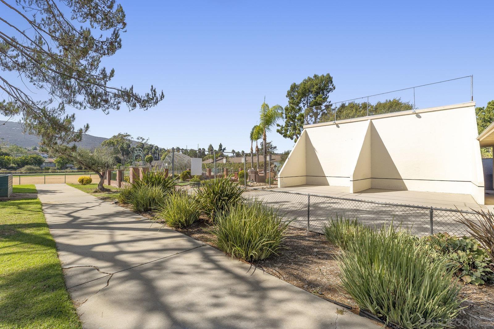 Detail Gallery Image 47 of 54 For 11409  Duenda Rd, San Diego,  CA 92127 - 4 Beds | 2/1 Baths