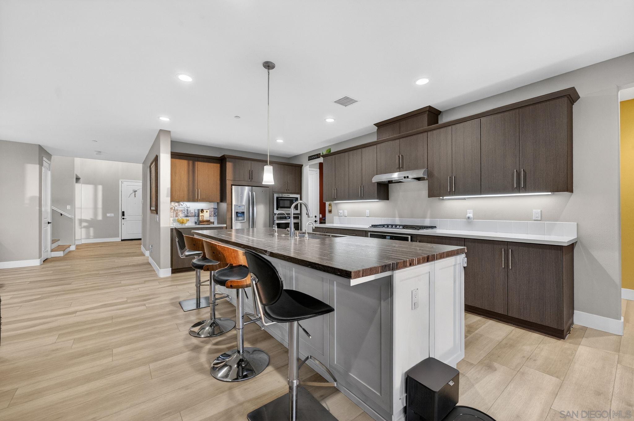 Detail Gallery Image 14 of 44 For 894  Camino Cantera, Chula Vista,  CA 91913 - 5 Beds | 3/1 Baths