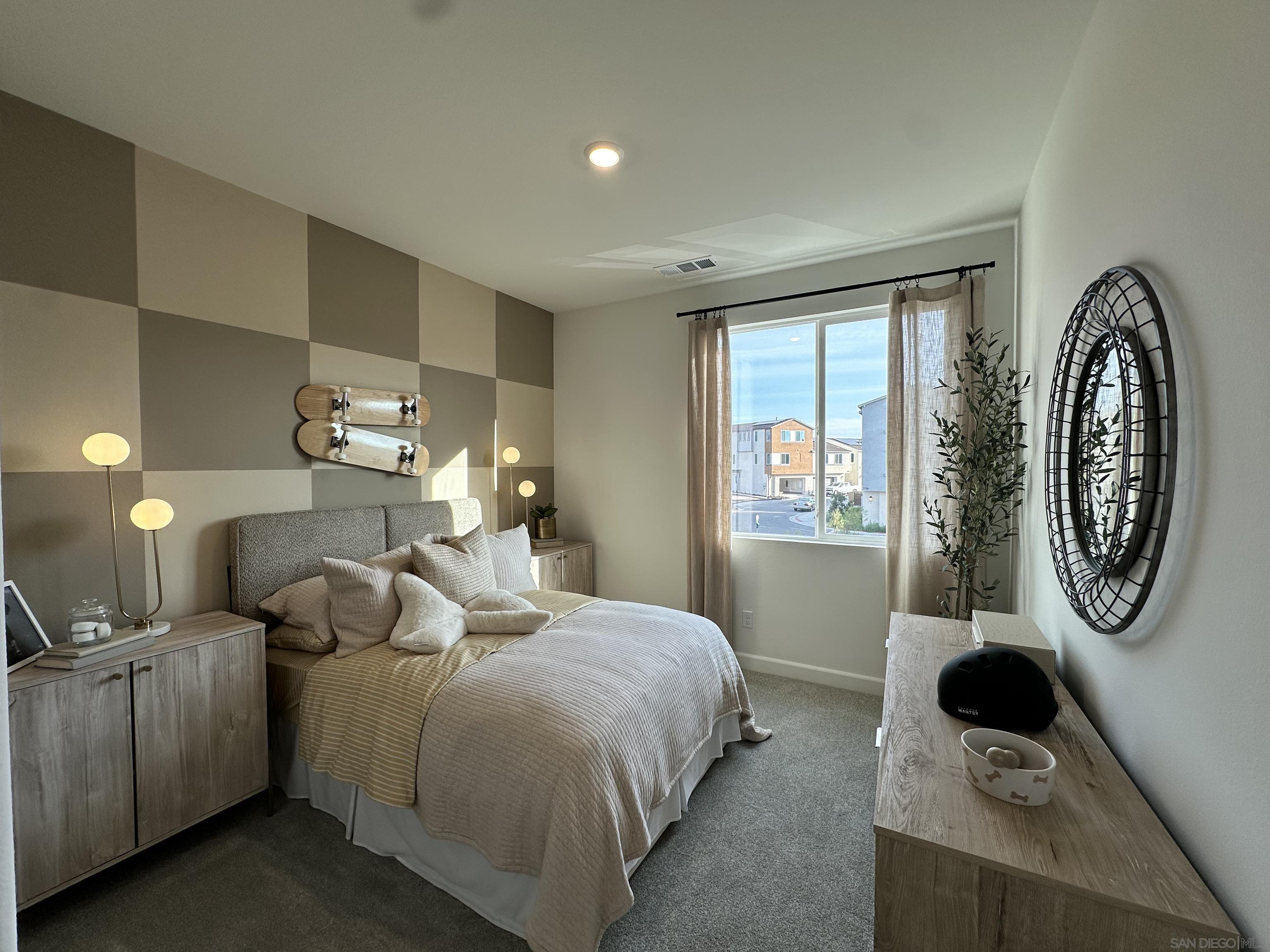 Detail Gallery Image 11 of 30 For 2186  Tributary Rd, Chula Vista,  CA 91913 - 4 Beds | 2/1 Baths