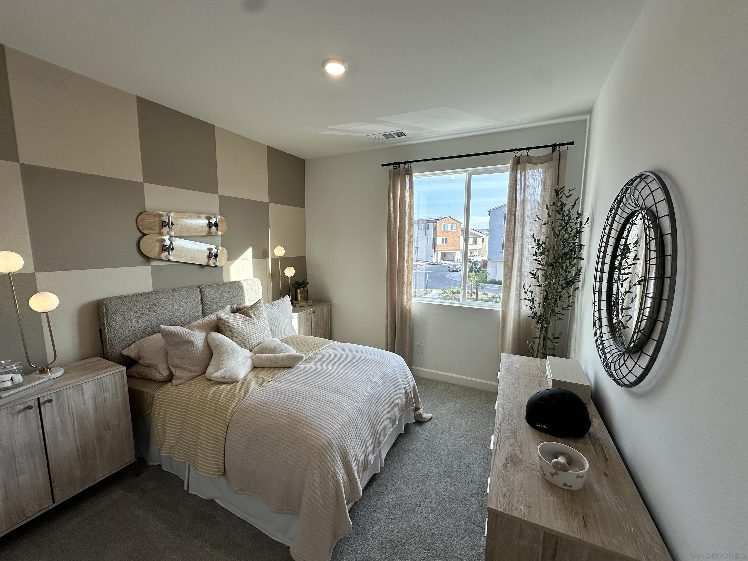 Detail Gallery Image 12 of 30 For 2186  Tributary Rd, Chula Vista,  CA 91913 - 4 Beds | 2/1 Baths