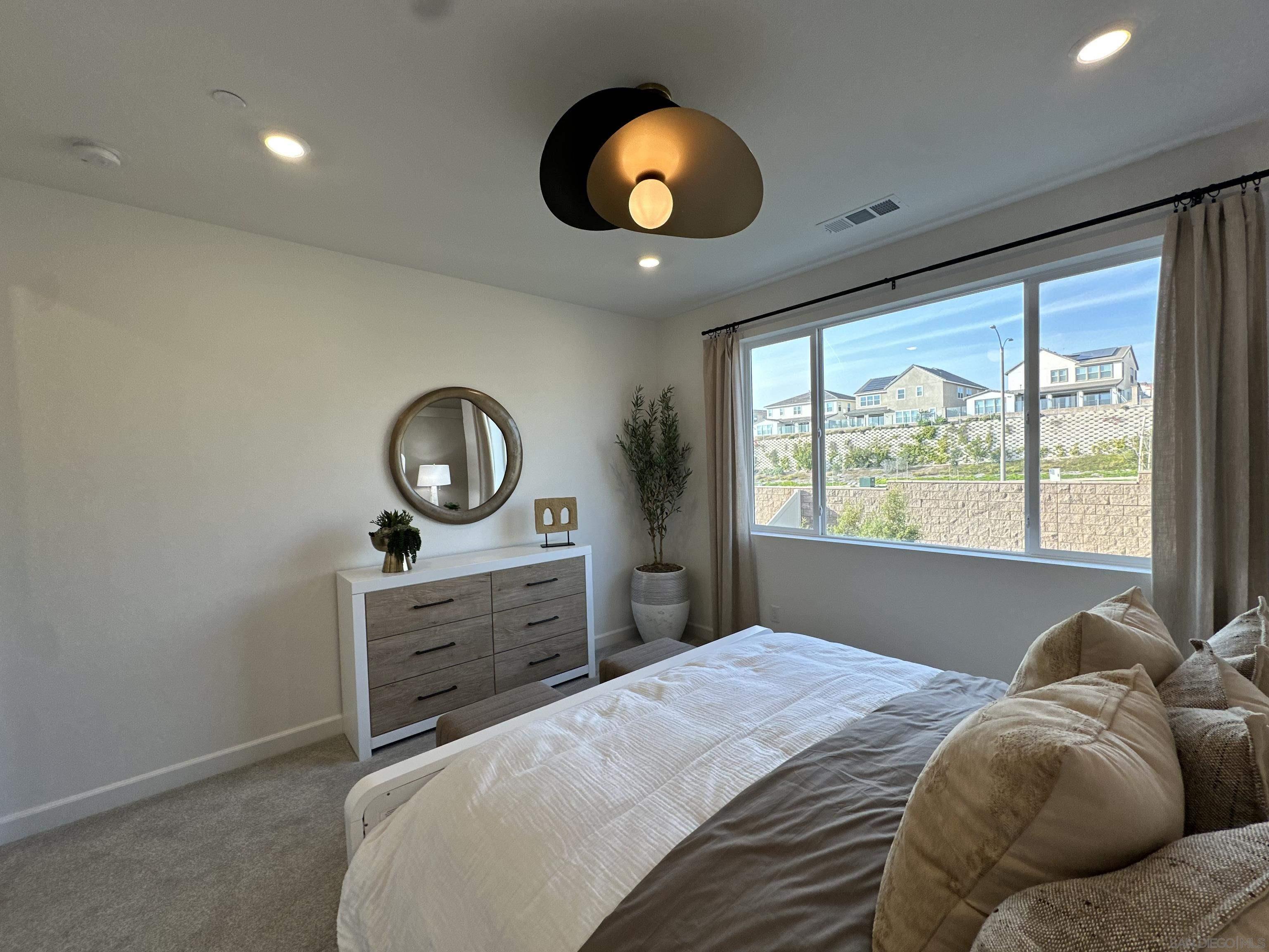 Detail Gallery Image 23 of 30 For 2186  Tributary Rd, Chula Vista,  CA 91913 - 4 Beds | 2/1 Baths