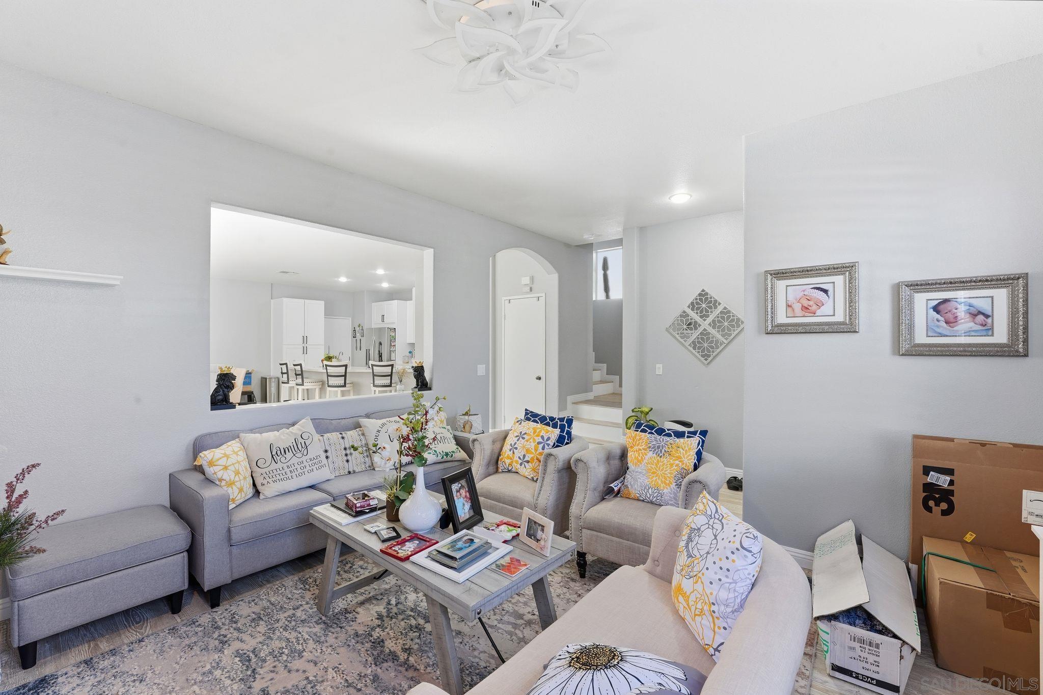 Detail Gallery Image 4 of 37 For 1436  Sutter Buttes St, Chula Vista,  CA 91913 - 3 Beds | 2/1 Baths