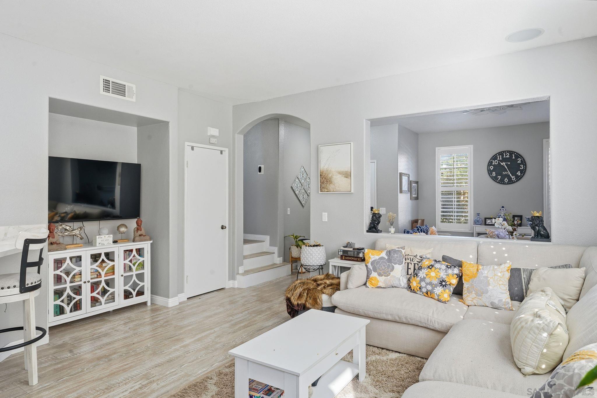 Detail Gallery Image 8 of 37 For 1436  Sutter Buttes St, Chula Vista,  CA 91913 - 3 Beds | 2/1 Baths