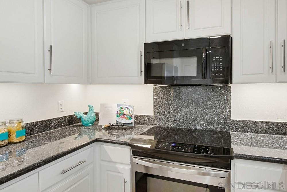 Detail Gallery Image 9 of 29 For 9229  Regents  #L206,  La Jolla,  CA 92037 - 2 Beds | 2 Baths