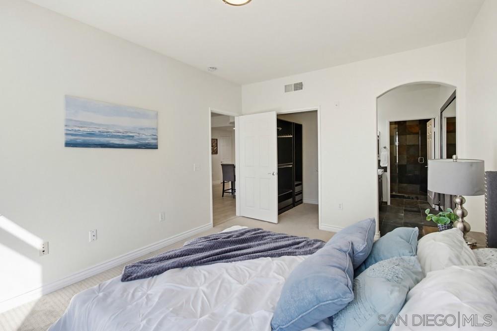 Detail Gallery Image 12 of 29 For 9229  Regents  #L206,  La Jolla,  CA 92037 - 2 Beds | 2 Baths