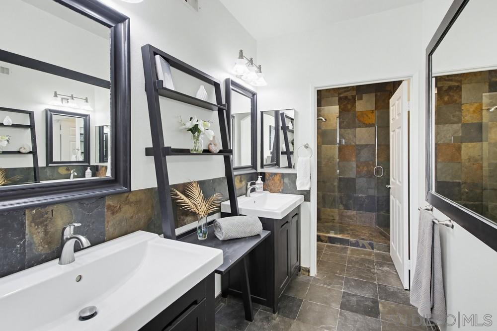 Detail Gallery Image 13 of 29 For 9229  Regents  #L206,  La Jolla,  CA 92037 - 2 Beds | 2 Baths