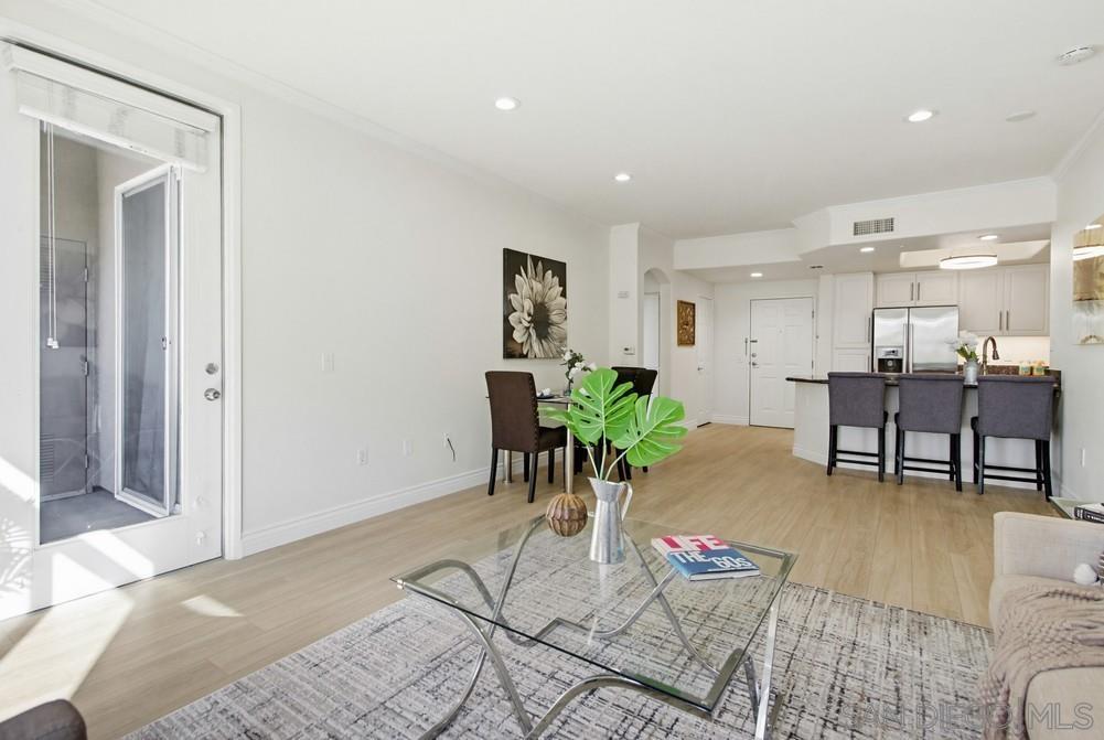 Detail Gallery Image 6 of 29 For 9229  Regents  #L206,  La Jolla,  CA 92037 - 2 Beds | 2 Baths