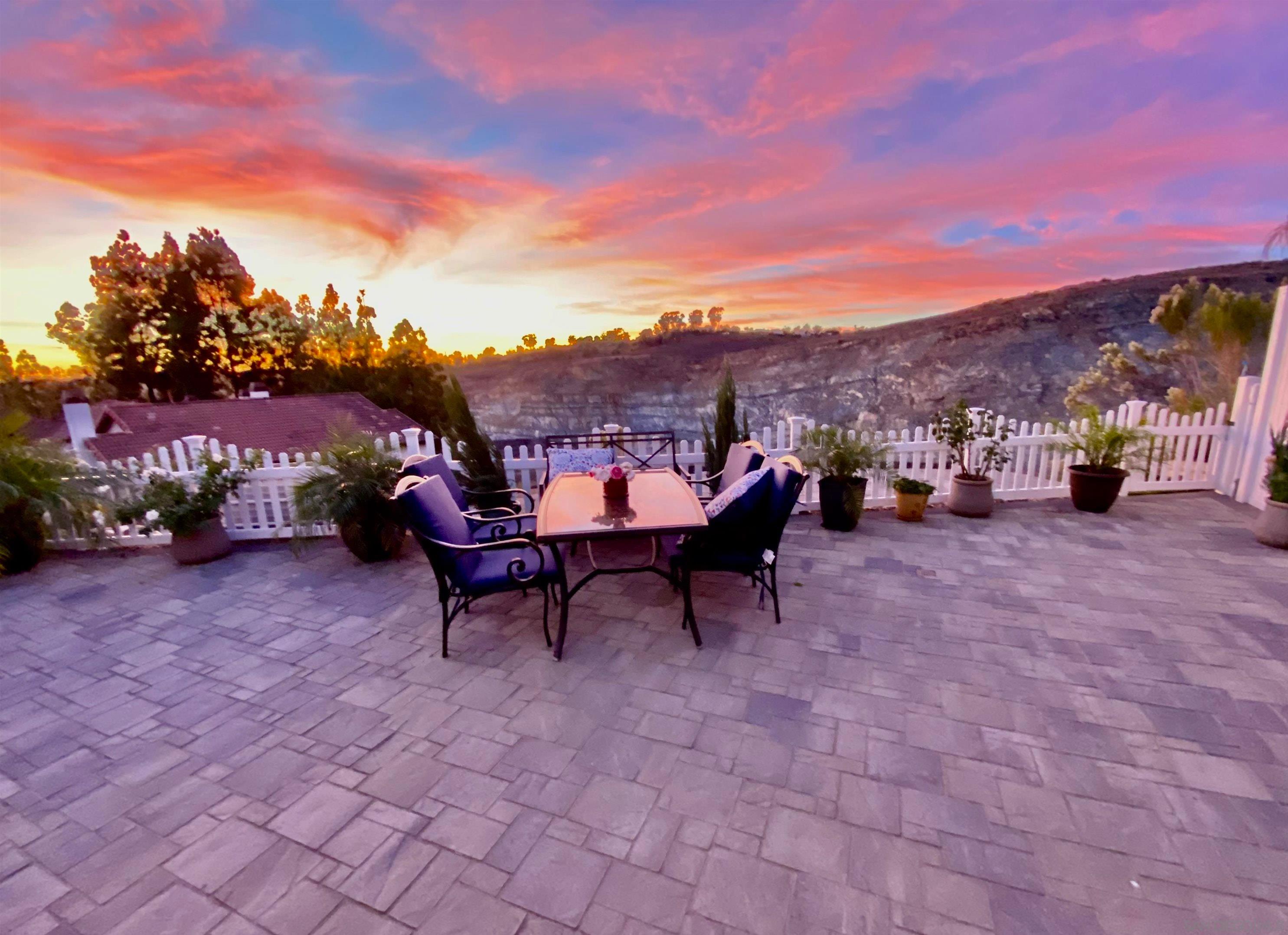 Detail Gallery Image 2 of 36 For 8004  Mission Vista, San Diego,  CA 92120 - 3 Beds | 2/1 Baths