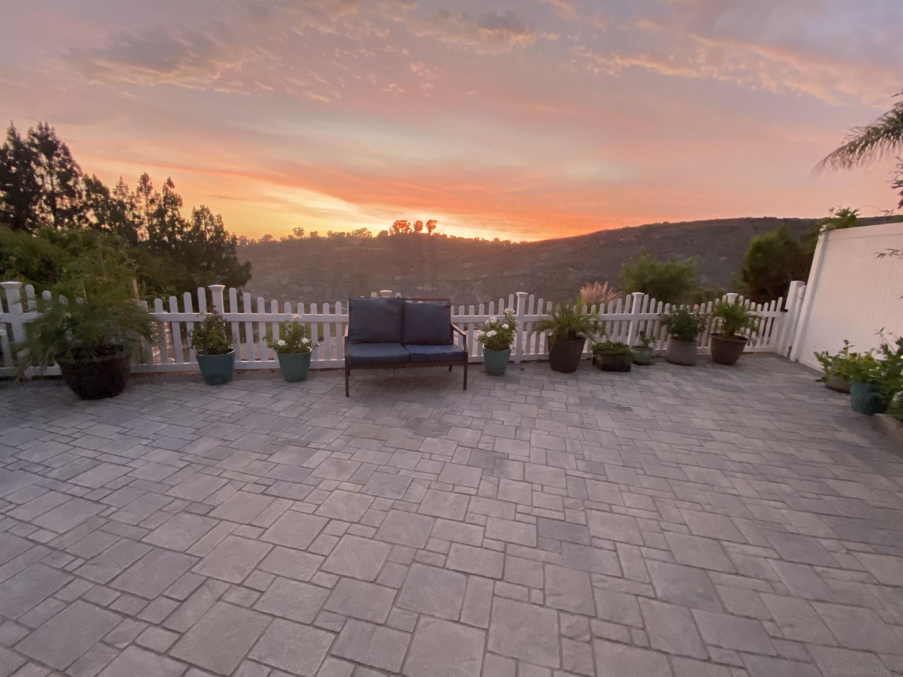 Detail Gallery Image 6 of 36 For 8004  Mission Vista, San Diego,  CA 92120 - 3 Beds | 2/1 Baths