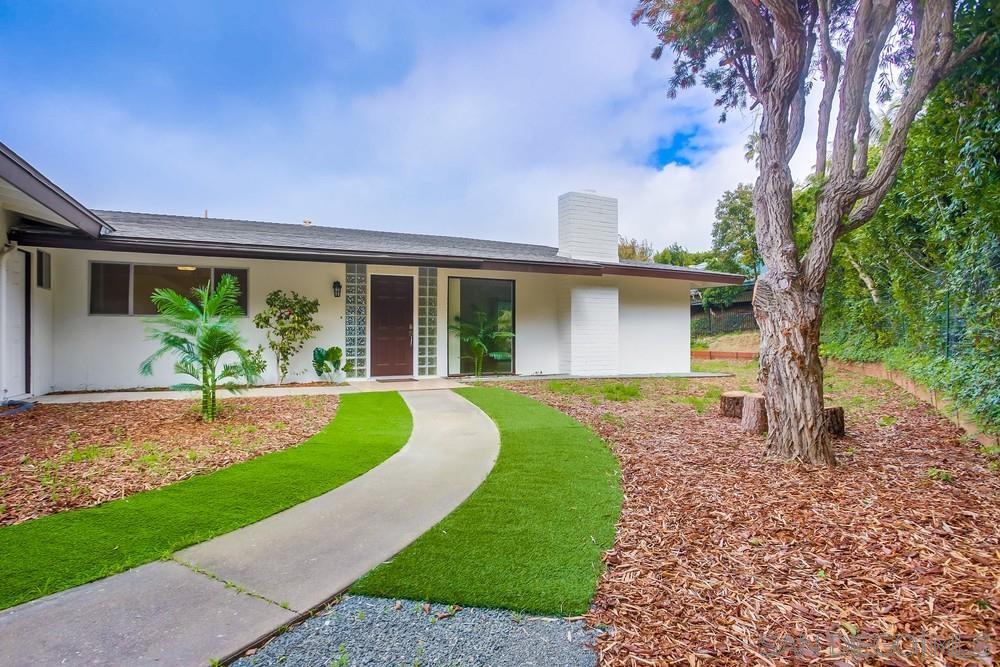 Detail Gallery Image 6 of 67 For 7255  via Capri, La Jolla,  CA 92037 - 3 Beds | 2 Baths