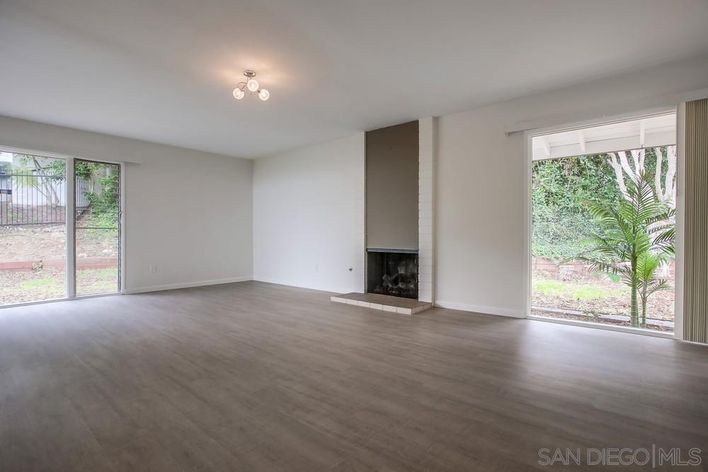 Detail Gallery Image 11 of 67 For 7255  via Capri, La Jolla,  CA 92037 - 3 Beds | 2 Baths