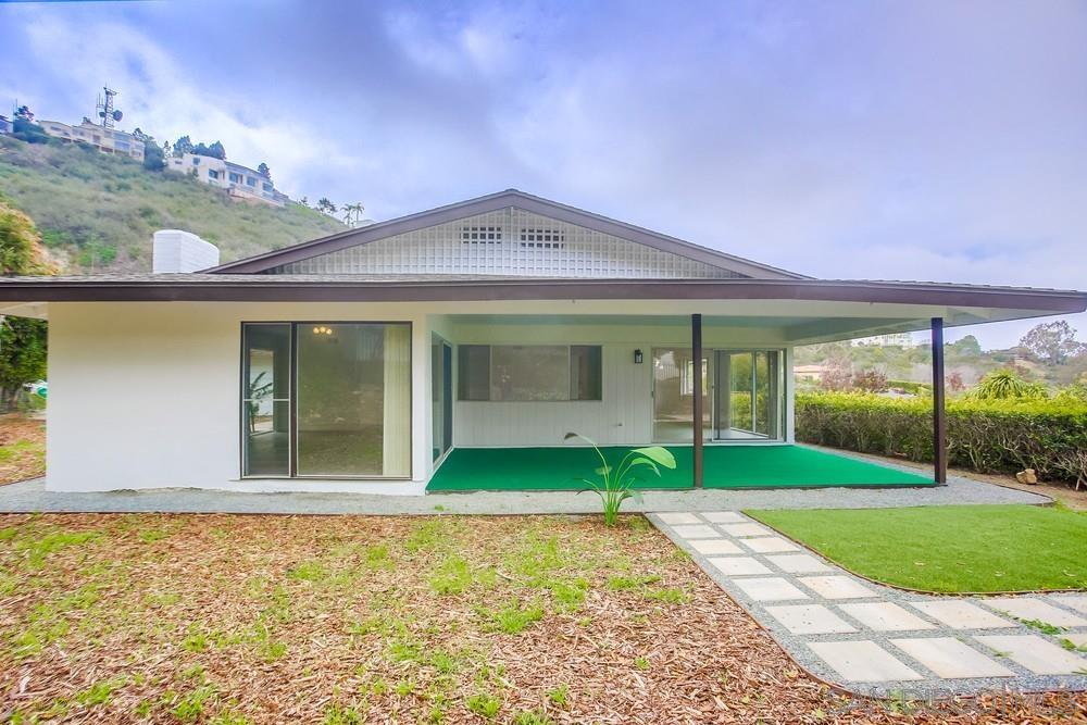 Detail Gallery Image 13 of 67 For 7255  via Capri, La Jolla,  CA 92037 - 3 Beds | 2 Baths