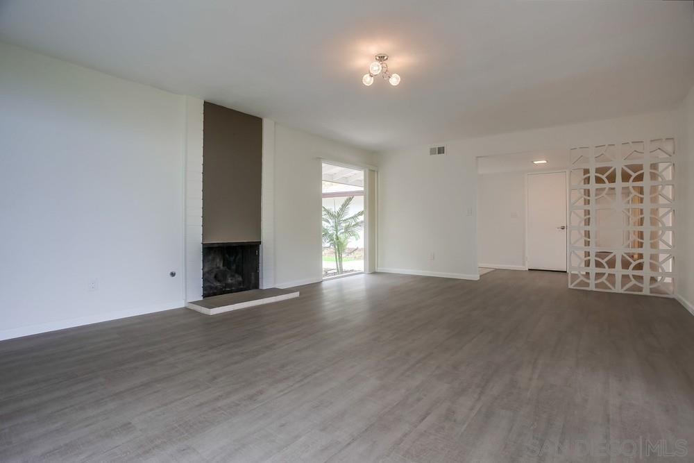 Detail Gallery Image 18 of 67 For 7255  via Capri, La Jolla,  CA 92037 - 3 Beds | 2 Baths