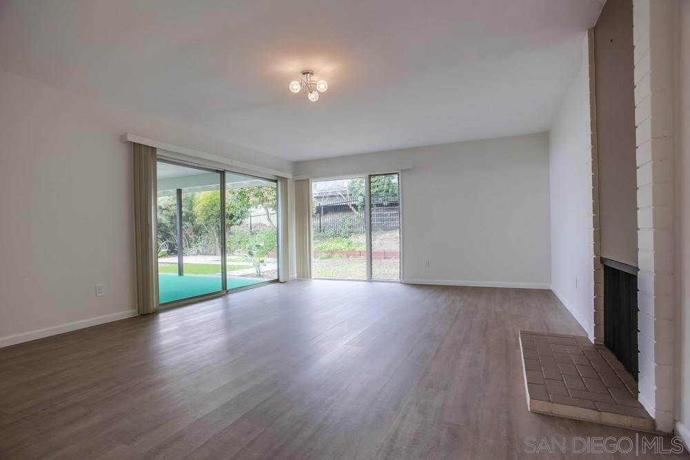 Detail Gallery Image 23 of 67 For 7255  via Capri, La Jolla,  CA 92037 - 3 Beds | 2 Baths