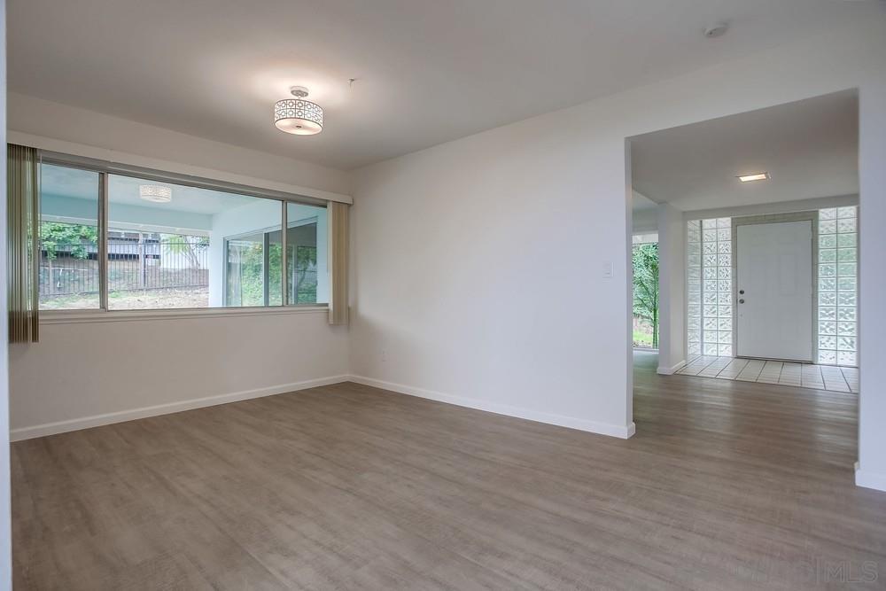 Detail Gallery Image 27 of 67 For 7255  via Capri, La Jolla,  CA 92037 - 3 Beds | 2 Baths