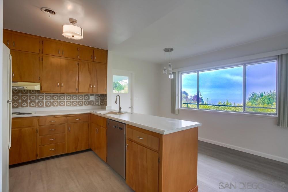 Detail Gallery Image 29 of 67 For 7255  via Capri, La Jolla,  CA 92037 - 3 Beds | 2 Baths