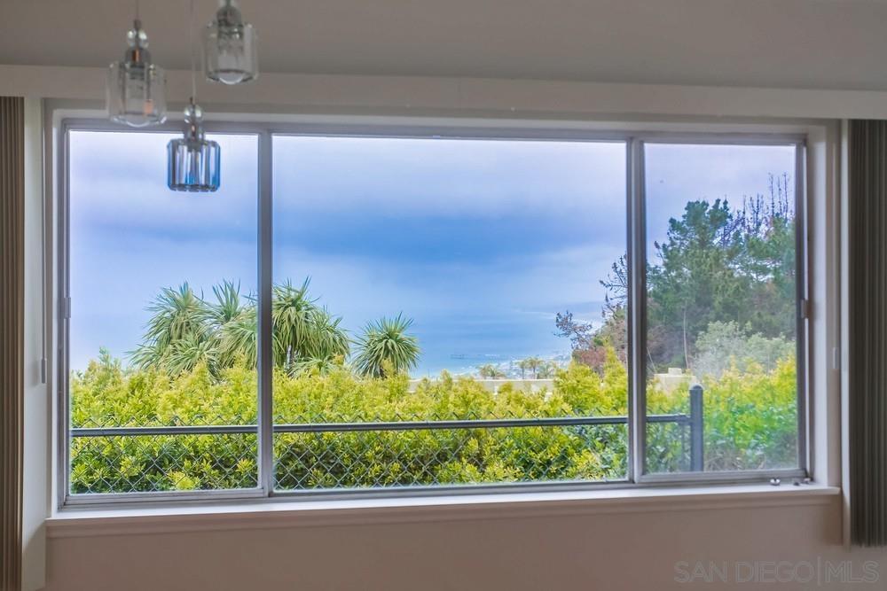 Detail Gallery Image 31 of 67 For 7255  via Capri, La Jolla,  CA 92037 - 3 Beds | 2 Baths