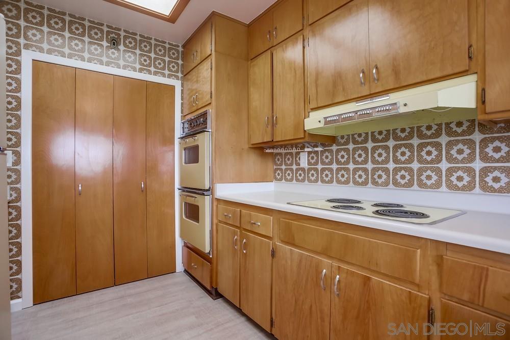 Detail Gallery Image 32 of 67 For 7255  via Capri, La Jolla,  CA 92037 - 3 Beds | 2 Baths