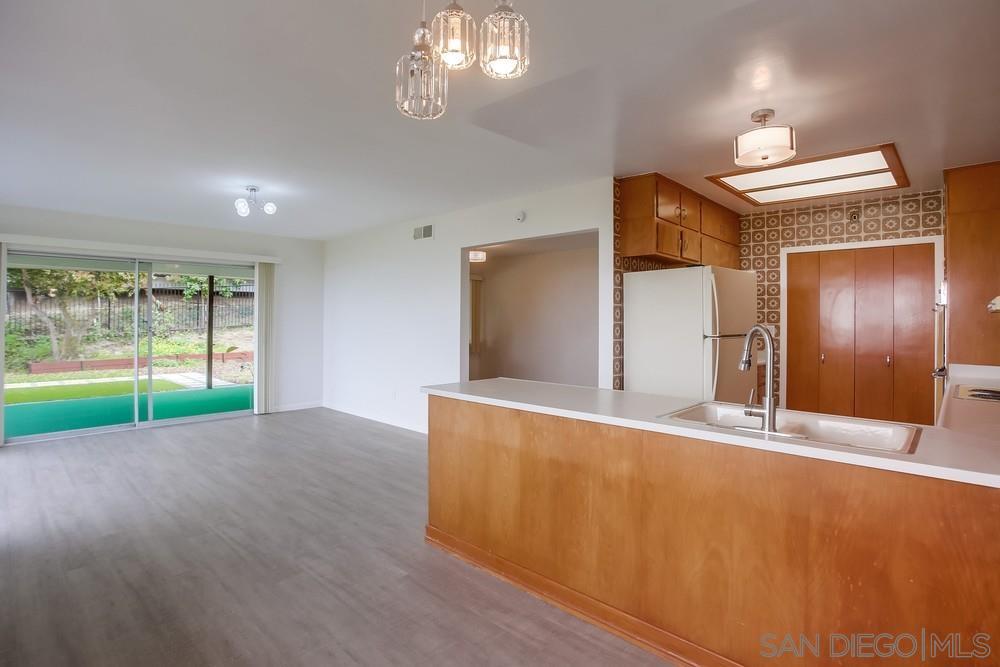 Detail Gallery Image 37 of 67 For 7255  via Capri, La Jolla,  CA 92037 - 3 Beds | 2 Baths