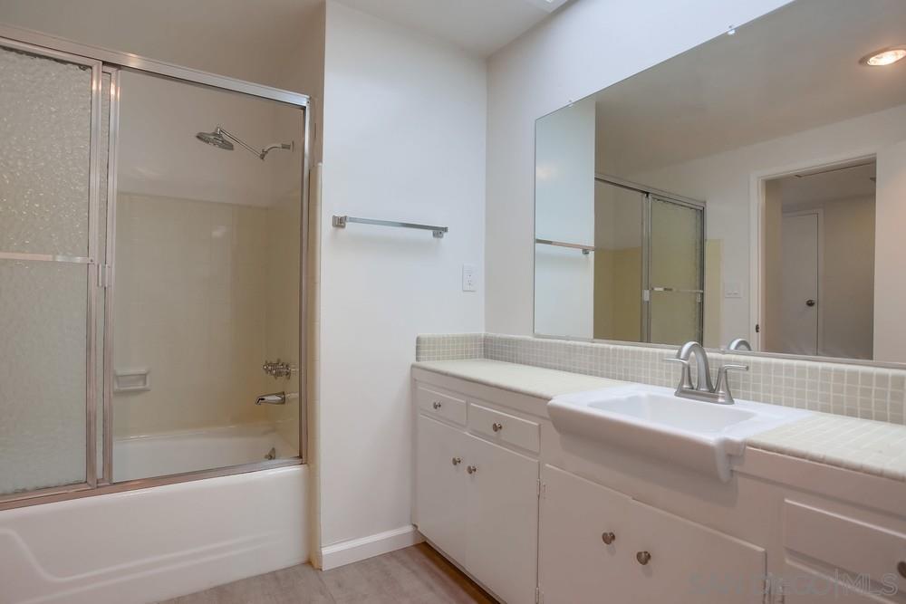 Detail Gallery Image 46 of 67 For 7255  via Capri, La Jolla,  CA 92037 - 3 Beds | 2 Baths