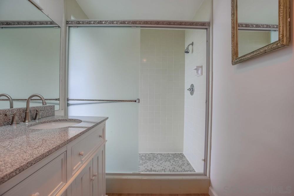 Detail Gallery Image 59 of 67 For 7255  via Capri, La Jolla,  CA 92037 - 3 Beds | 2 Baths