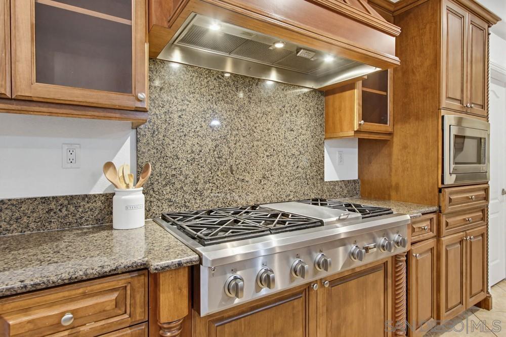 Detail Gallery Image 12 of 40 For 6081  Cala Lily Street, Santee,  CA 92071 - 5 Beds | 4/1 Baths