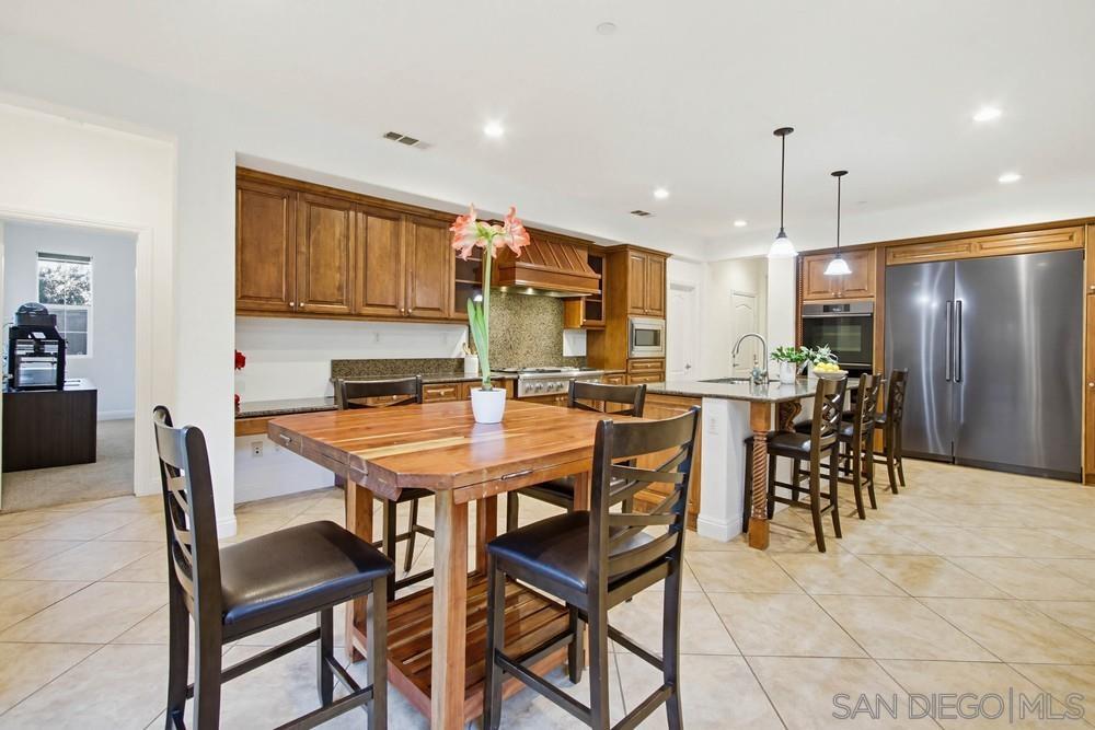 Detail Gallery Image 14 of 40 For 6081  Cala Lily Street, Santee,  CA 92071 - 5 Beds | 4/1 Baths