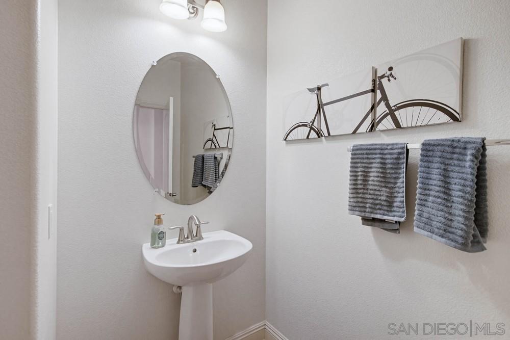 Detail Gallery Image 18 of 40 For 6081  Cala Lily Street, Santee,  CA 92071 - 5 Beds | 4/1 Baths