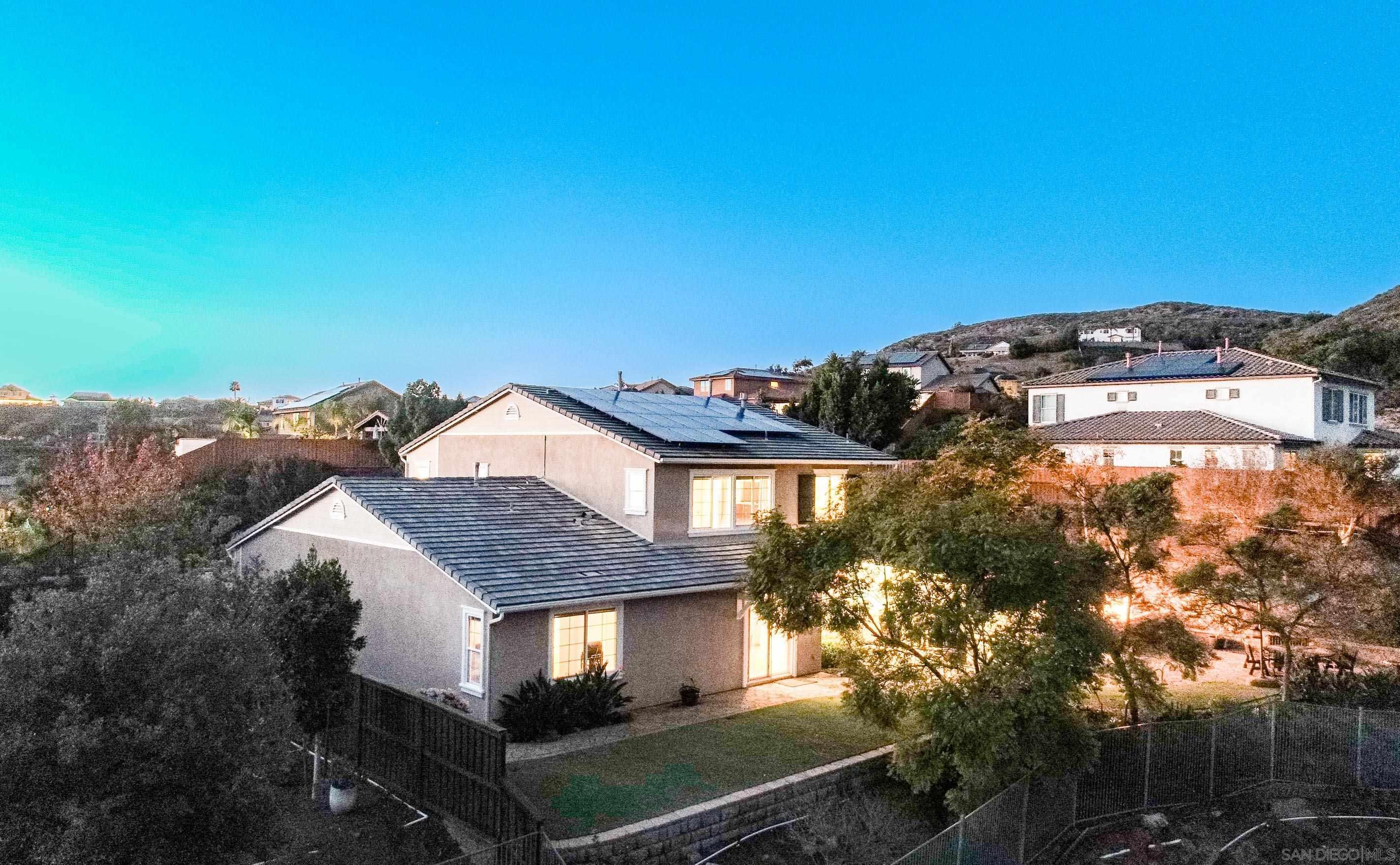 Detail Gallery Image 5 of 40 For 6081  Cala Lily Street, Santee,  CA 92071 - 5 Beds | 4/1 Baths