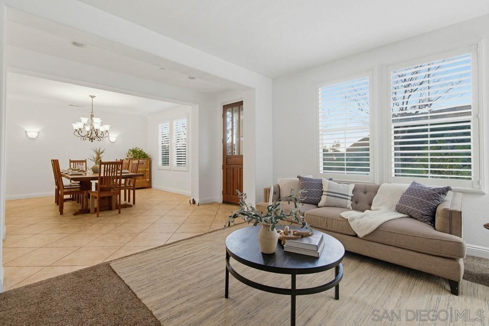 Detail Gallery Image 8 of 40 For 6081  Cala Lily Street, Santee,  CA 92071 - 5 Beds | 4/1 Baths