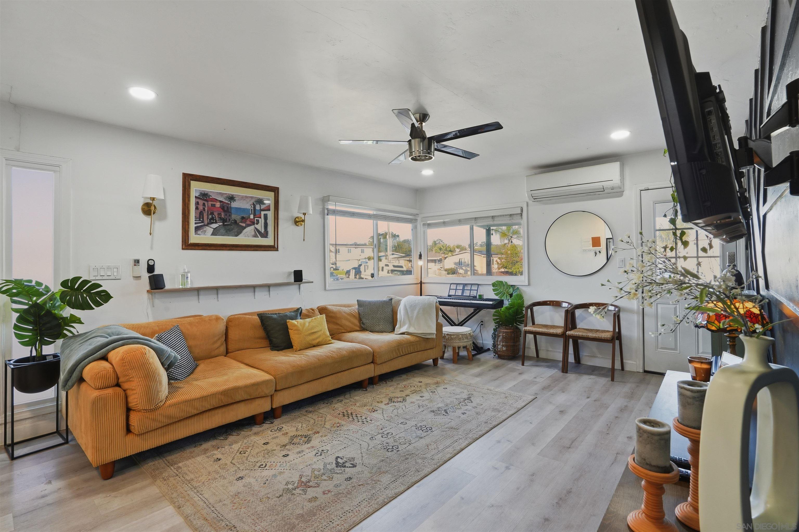 Detail Gallery Image 4 of 36 For 5533  Roswell St, San Diego,  CA 92114 - 3 Beds | 2 Baths