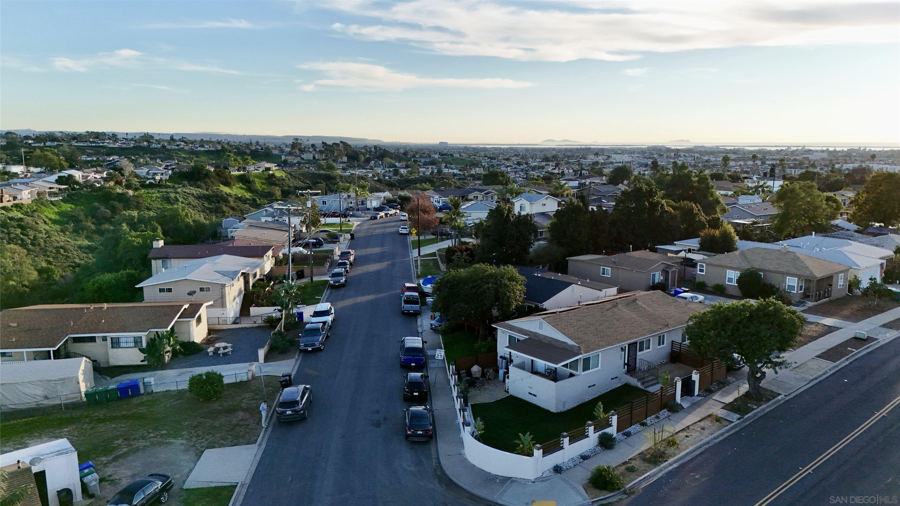 Detail Gallery Image 33 of 36 For 5533  Roswell St, San Diego,  CA 92114 - 3 Beds | 2 Baths