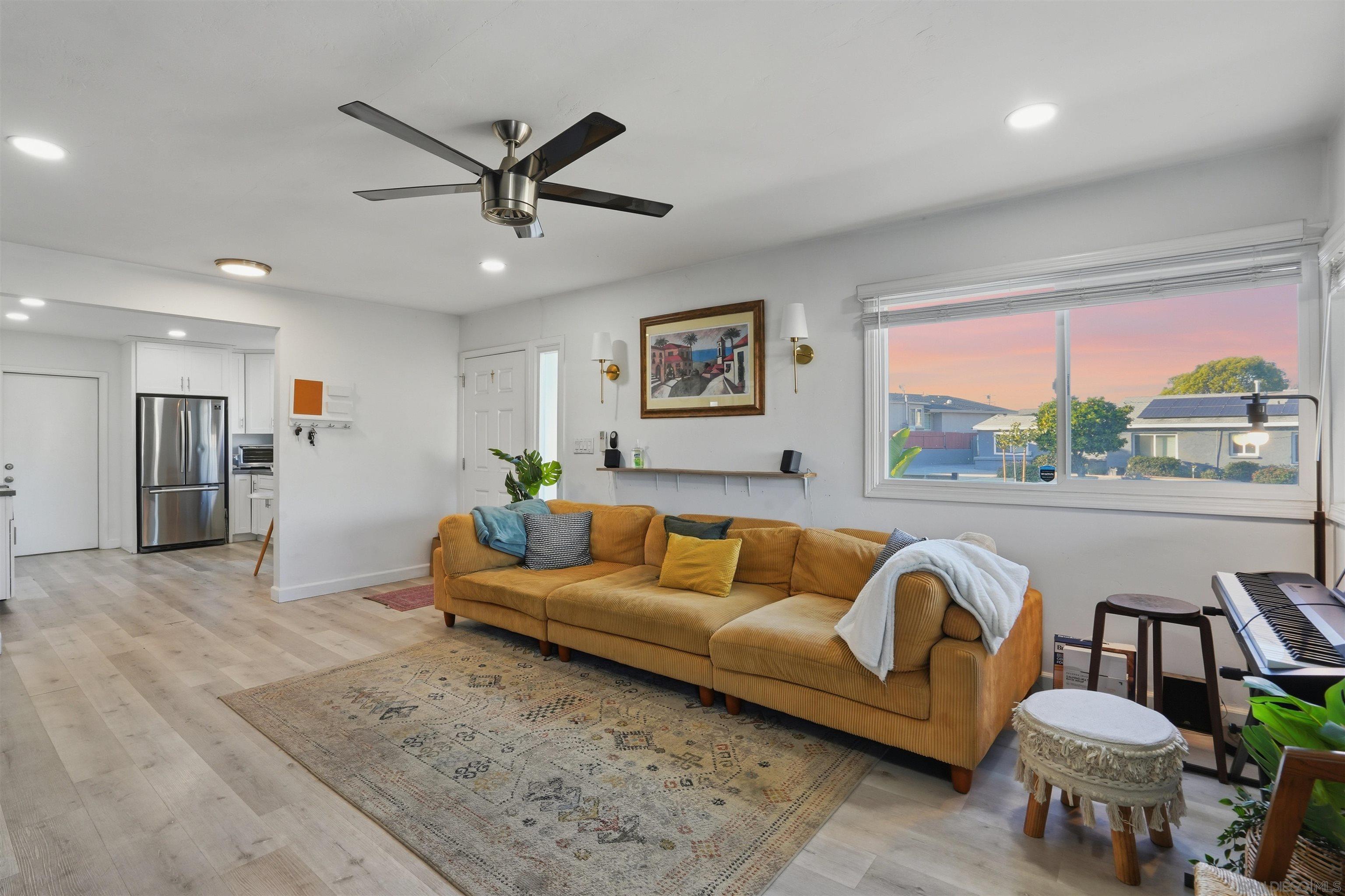 Detail Gallery Image 5 of 36 For 5533  Roswell St, San Diego,  CA 92114 - 3 Beds | 2 Baths