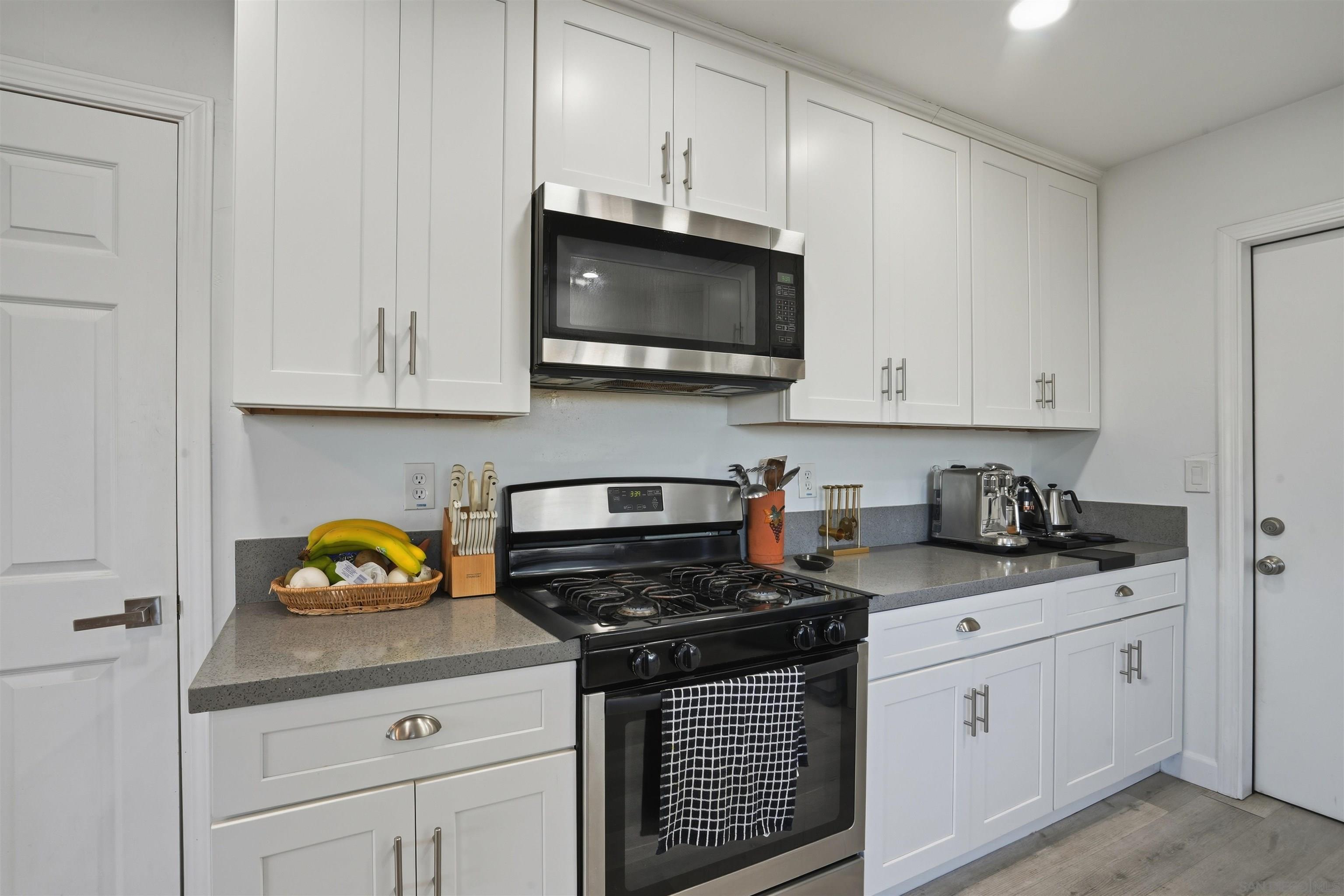 Detail Gallery Image 9 of 36 For 5533  Roswell St, San Diego,  CA 92114 - 3 Beds | 2 Baths