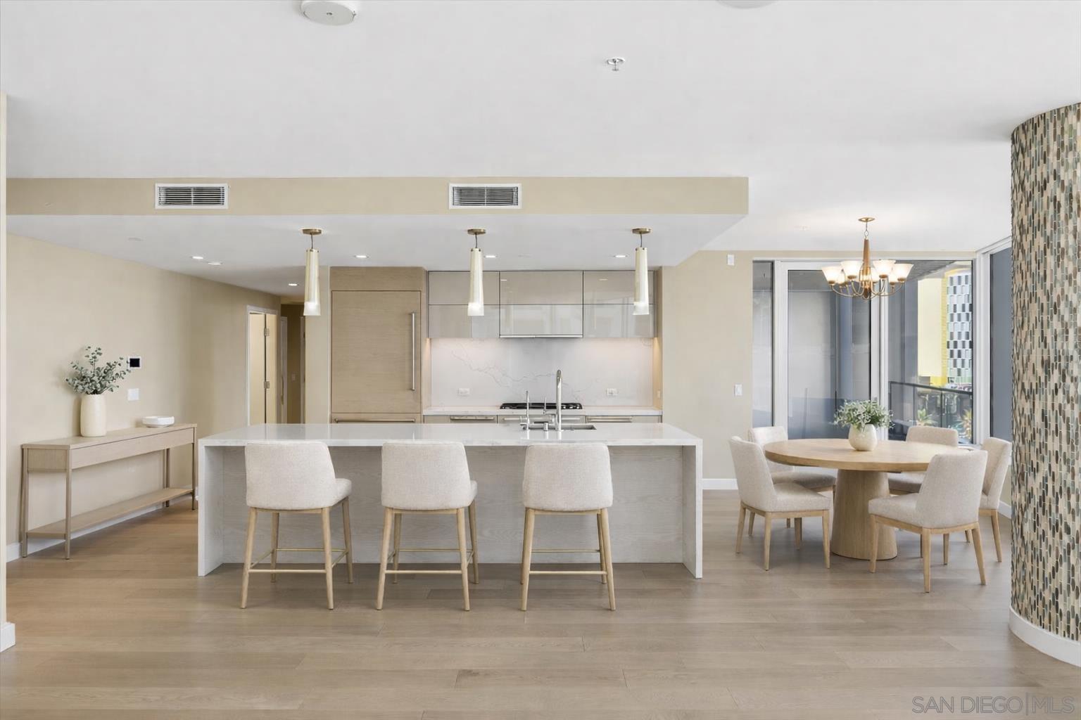 Detail Gallery Image 3 of 49 For 888 W E St  805, San Diego,  CA 92101 - 2 Beds | 2 Baths