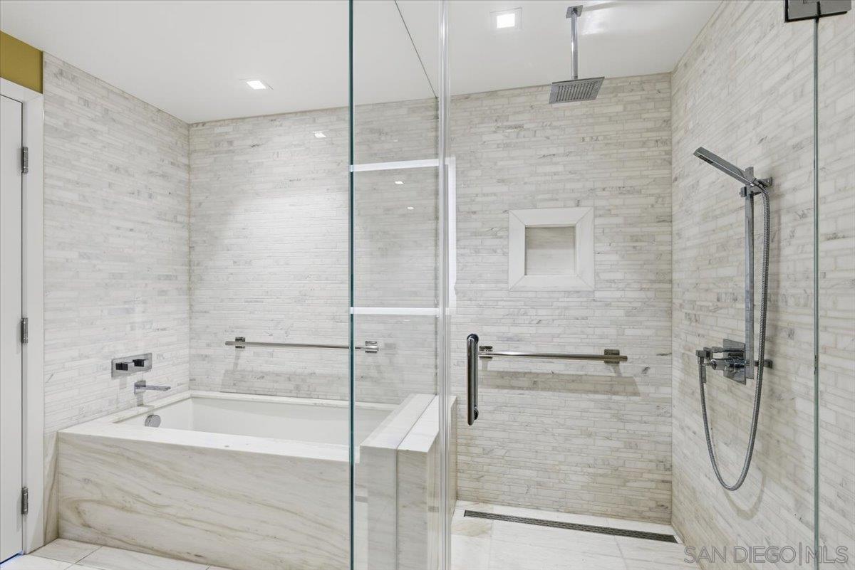 Detail Gallery Image 41 of 49 For 888 W E St  805, San Diego,  CA 92101 - 2 Beds | 2 Baths