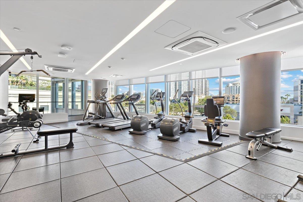 Detail Gallery Image 9 of 49 For 888 W E St  805, San Diego,  CA 92101 - 2 Beds | 2 Baths