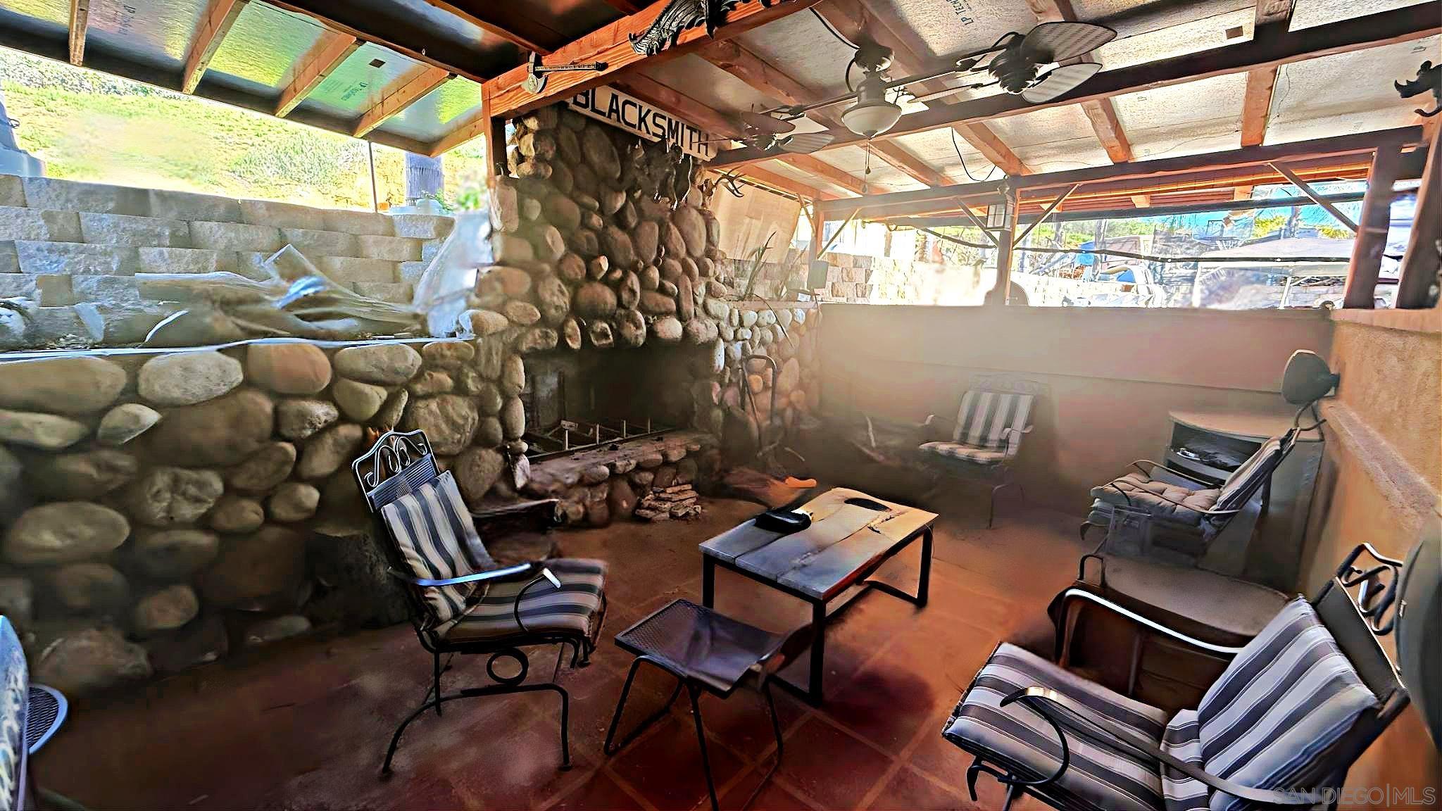 Detail Gallery Image 3 of 10 For 11041  Summit Avenue, Santee,  CA 92071 - 5 Beds | 2 Baths