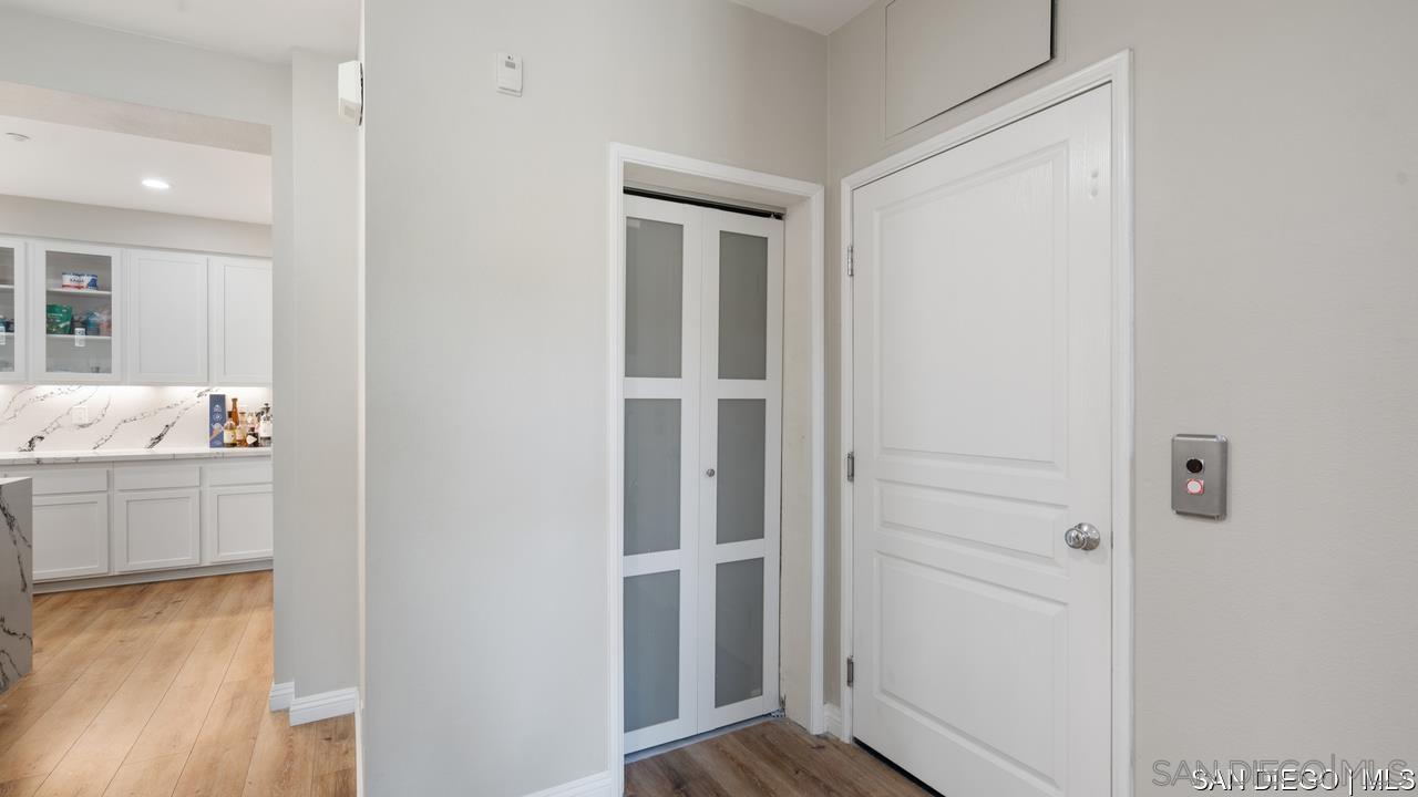 Detail Gallery Image 7 of 31 For 8301  Rio San Diego Dr  #7,  San Diego,  CA 92108 - 3 Beds | 2/1 Baths