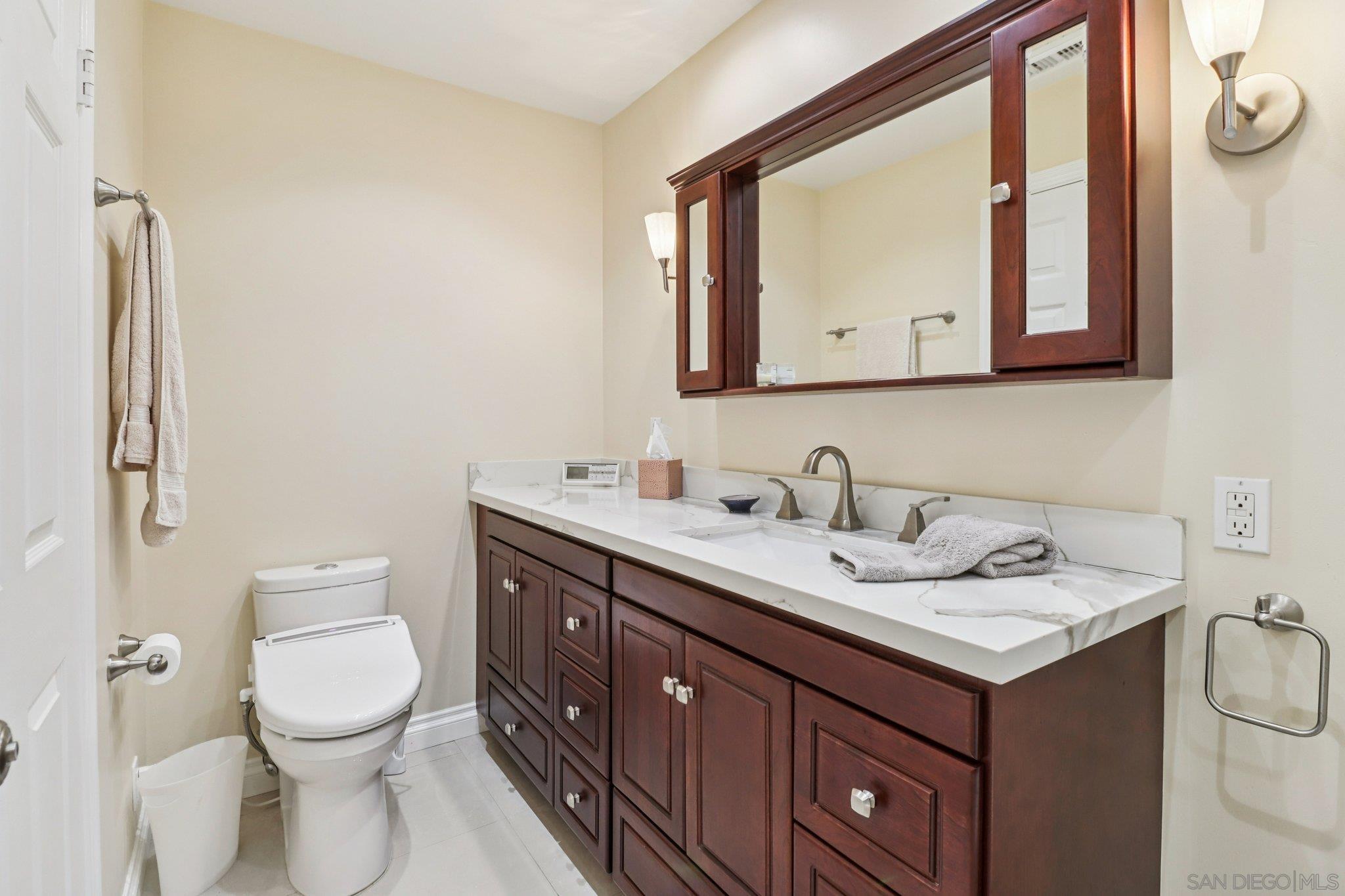 Detail Gallery Image 15 of 41 For 6038  Cirrus St, San Diego,  CA 92110 - 2 Beds | 2 Baths