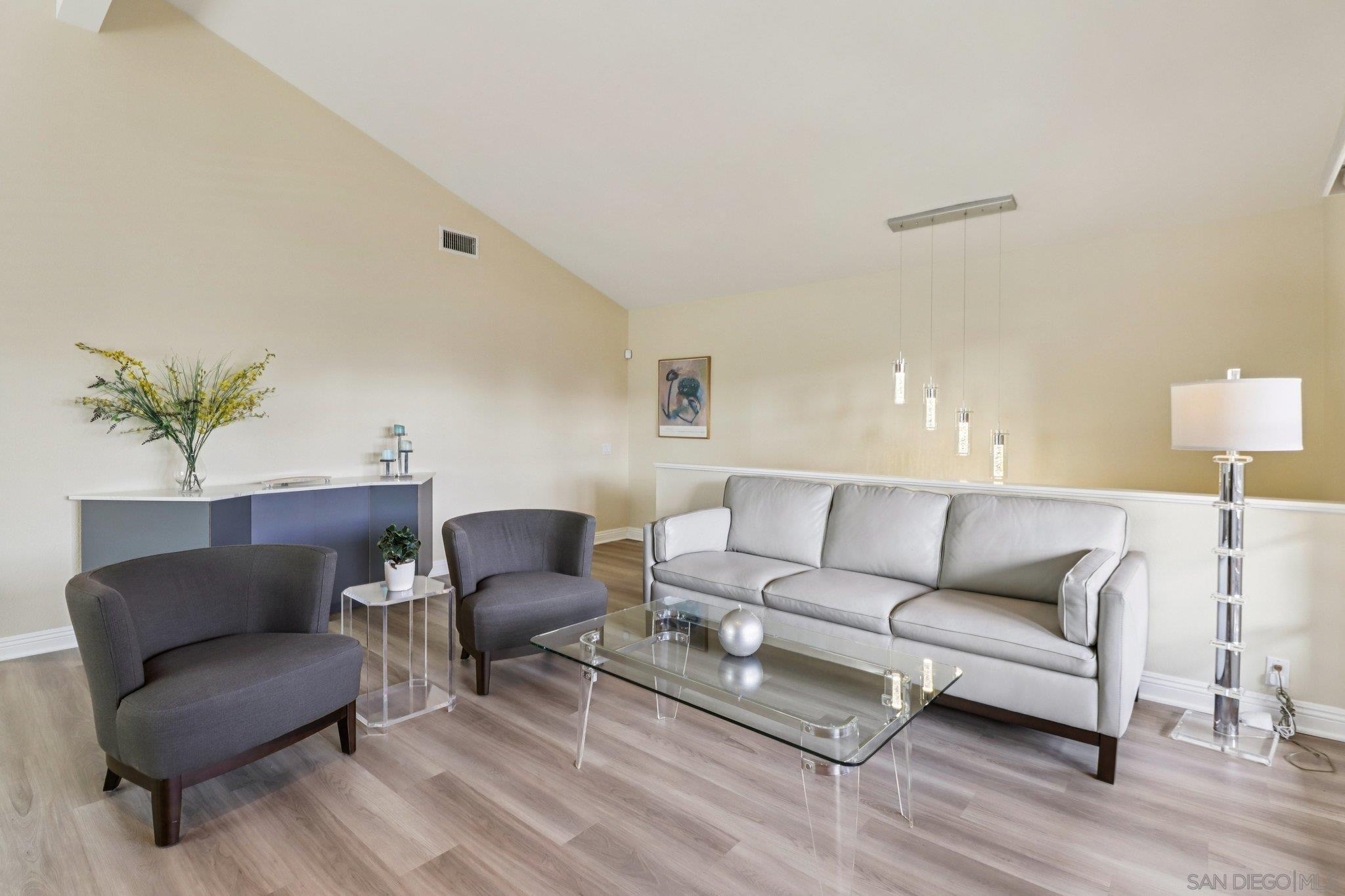 Detail Gallery Image 7 of 41 For 6038  Cirrus St, San Diego,  CA 92110 - 2 Beds | 2 Baths