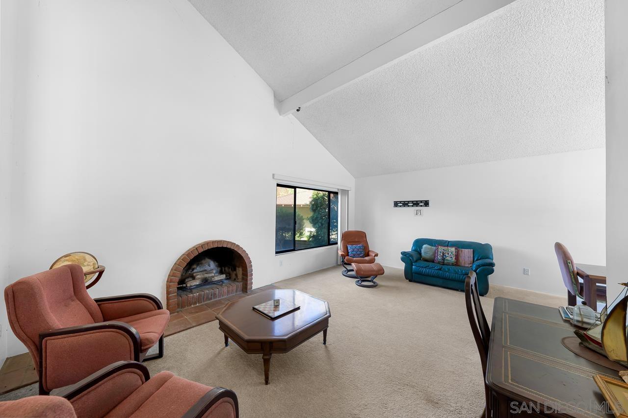 Detail Gallery Image 4 of 45 For 5114  Bloch St, San Diego,  CA 92122 - 3 Beds | 2/1 Baths