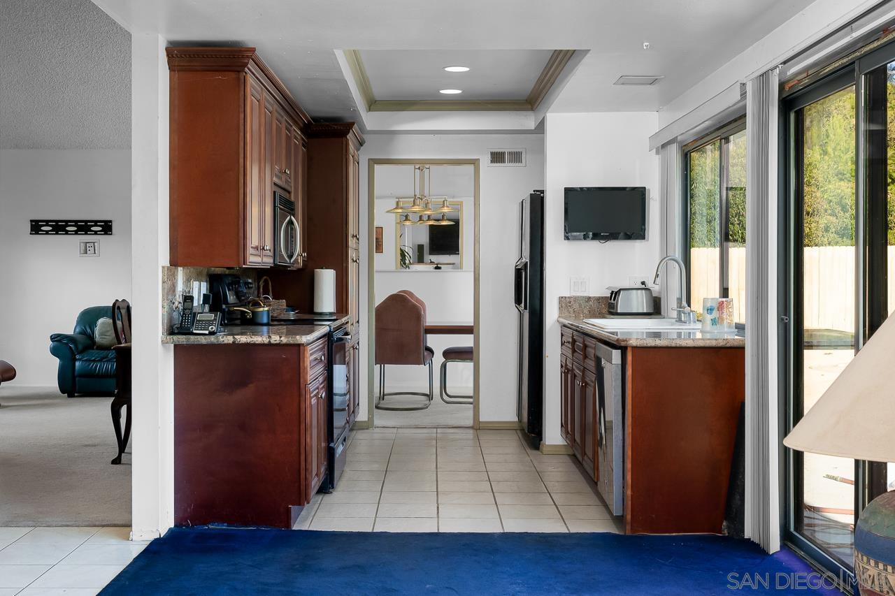 Detail Gallery Image 6 of 45 For 5114  Bloch St, San Diego,  CA 92122 - 3 Beds | 2/1 Baths