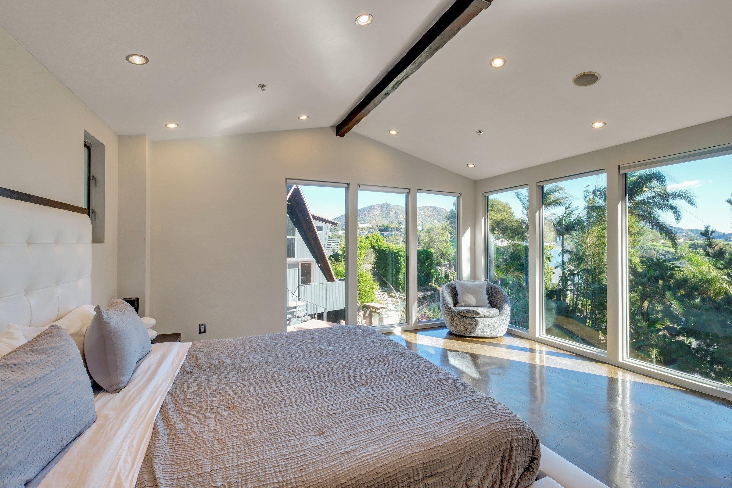 Detail Gallery Image 3 of 8 For 6920  Treasure Trail, Los Angeles,  CA 90068 - 3 Beds | 1/1 Baths