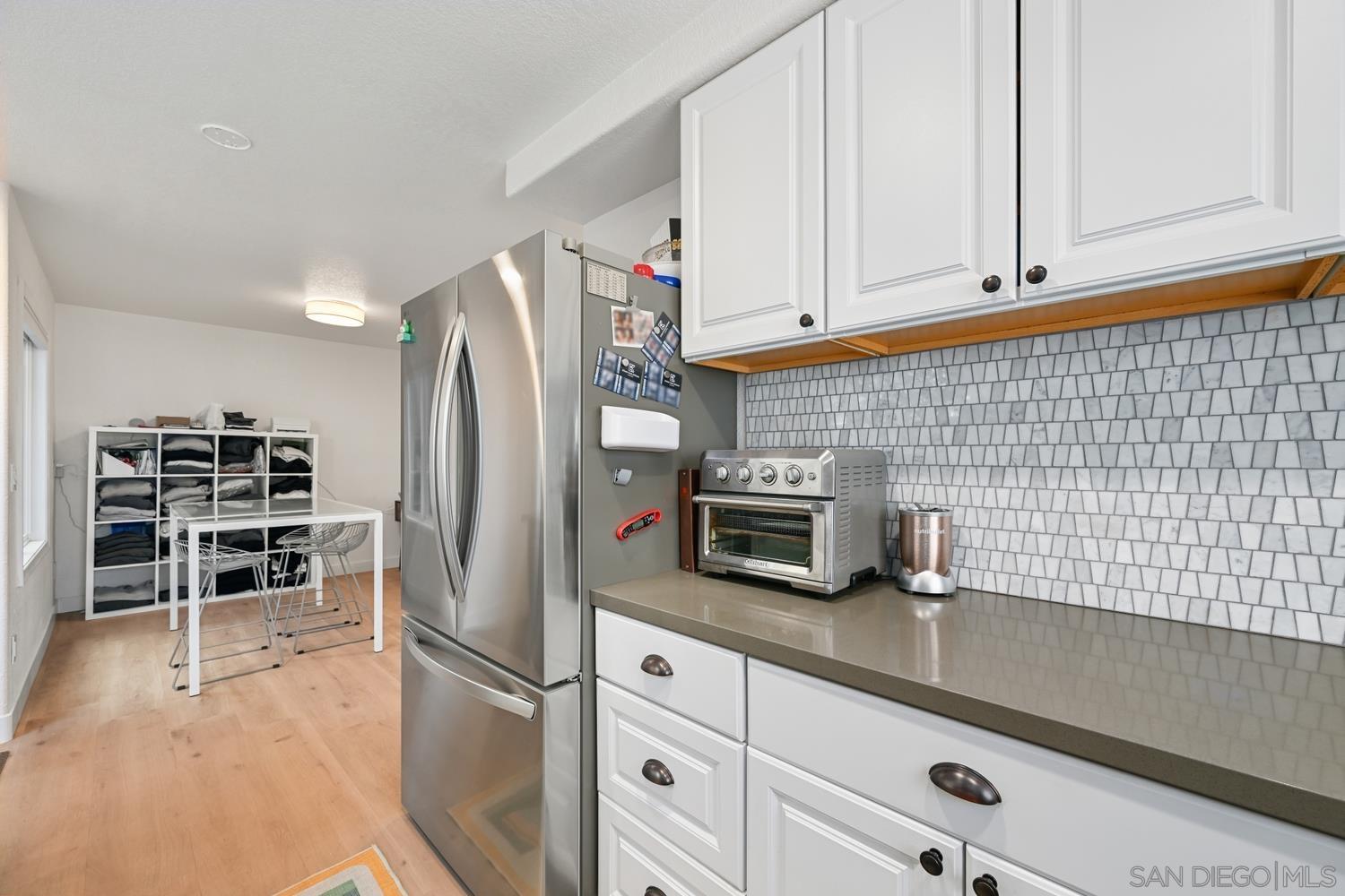 Detail Gallery Image 12 of 42 For 533  Camino Del Mar, Del Mar,  CA 92014 - 2 Beds | 2/1 Baths