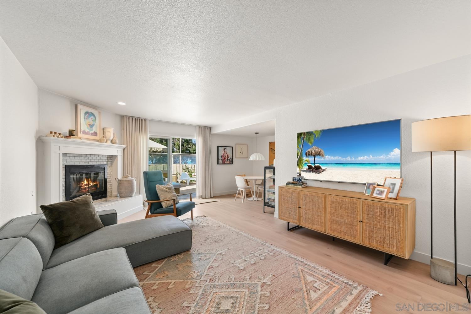 Detail Gallery Image 5 of 42 For 533  Camino Del Mar, Del Mar,  CA 92014 - 2 Beds | 2/1 Baths