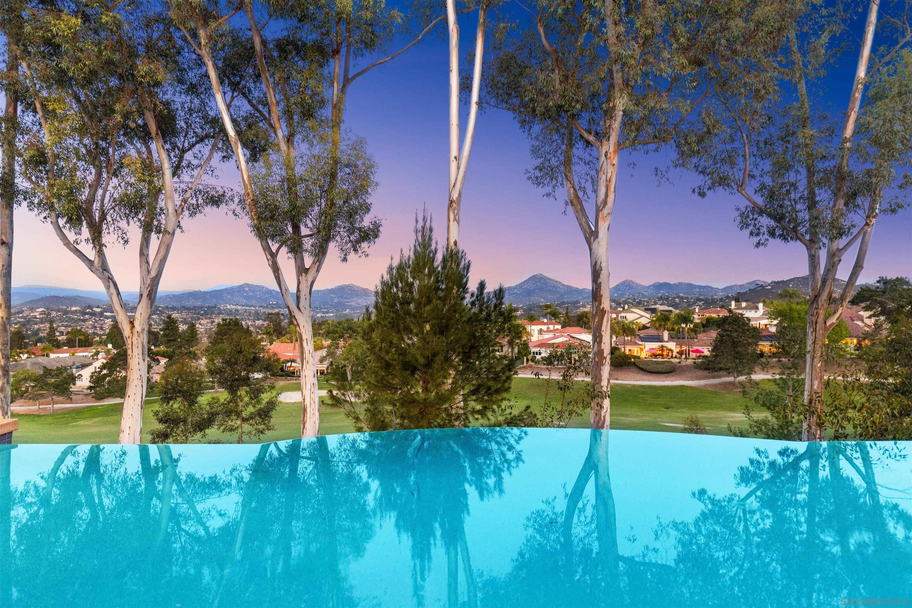 Detail Gallery Image 11 of 56 For 12131  View Pointe Row, San Diego,  CA 92128 - 4 Beds | 3/1 Baths