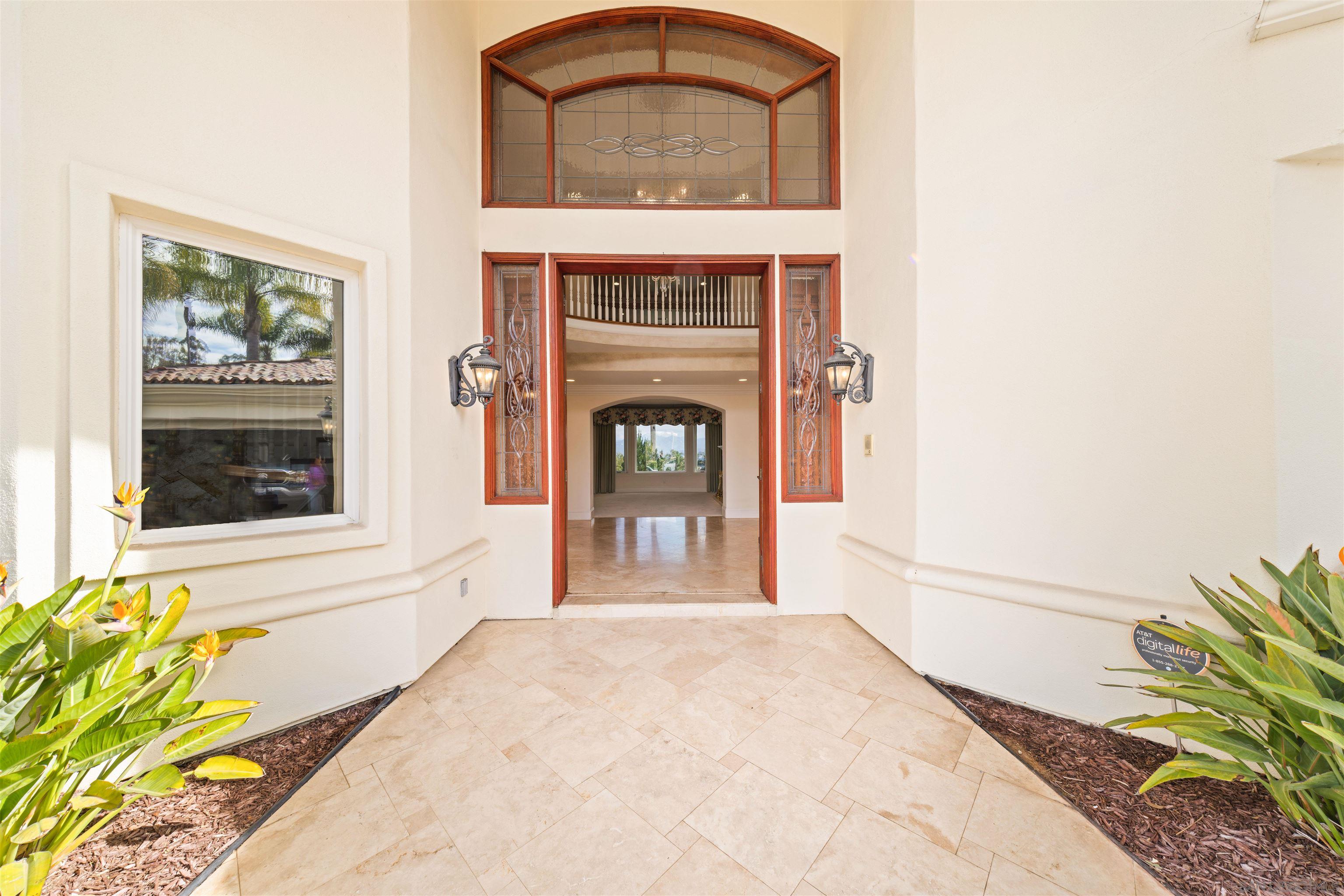 Detail Gallery Image 12 of 56 For 12131  View Pointe Row, San Diego,  CA 92128 - 4 Beds | 3/1 Baths